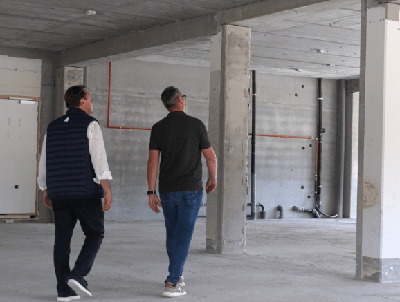 Showroom Van Hecke in opbouw